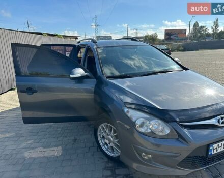 Серый Хендай i30, объемом двигателя 1.58 л и пробегом 240 тыс. км за 6000 $, фото 1 на Automoto.ua
