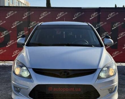 Серый Хендай i30, объемом двигателя 1.4 л и пробегом 301 тыс. км за 5500 $, фото 1 на Automoto.ua