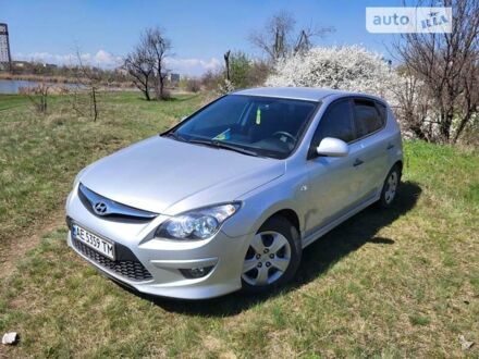 Сірий Хендай i30, об'ємом двигуна 1.58 л та пробігом 207 тис. км за 7700 $, фото 1 на Automoto.ua