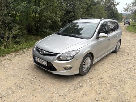 Серый Хендай i30, объемом двигателя 1.4 л и пробегом 342 тыс. км за 4500 $, фото 1 на Automoto.ua