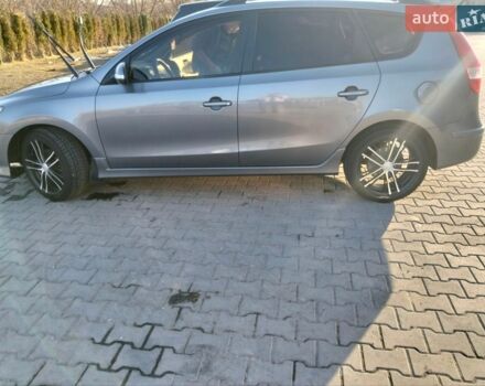 Серый Хендай i30, объемом двигателя 1.6 л и пробегом 205 тыс. км за 7500 $, фото 1 на Automoto.ua