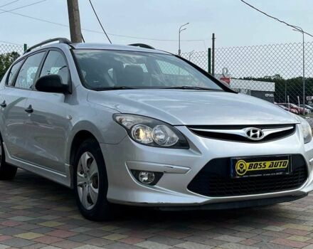 Серый Хендай i30, объемом двигателя 1.6 л и пробегом 245 тыс. км за 7500 $, фото 1 на Automoto.ua
