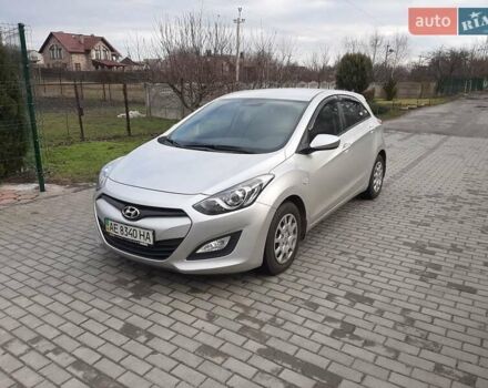 Серый Хендай i30, объемом двигателя 1.4 л и пробегом 72 тыс. км за 9500 $, фото 1 на Automoto.ua