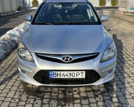 Серый Хендай i30, объемом двигателя 1.6 л и пробегом 308 тыс. км за 5500 $, фото 1 на Automoto.ua