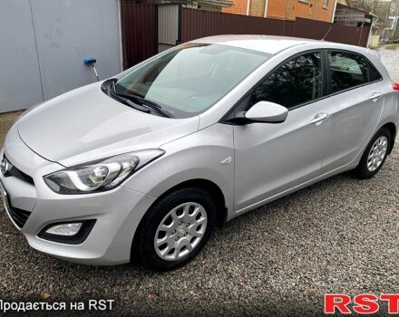 Серый Хендай i30, объемом двигателя 1.4 л и пробегом 12600 тыс. км за 9000 $, фото 1 на Automoto.ua