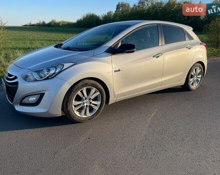Серый Хендай i30, объемом двигателя 1.6 л и пробегом 249 тыс. км за 8900 $, фото 1 на Automoto.ua