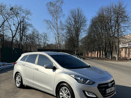 Хендай i30 2015 в Черкассах на Automoto.ua Серый Хендай i30, объемом двигателя 1.6 л и пробегом 245 тыс. км за 8700 $, фото 1 на Automoto.ua