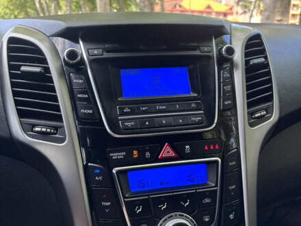 Серый Хендай i30, объемом двигателя 1.58 л и пробегом 250 тыс. км за 10500 $, фото 1 на Automoto.ua
