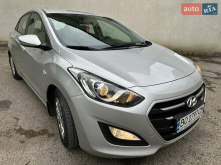 Серый Хендай i30, объемом двигателя 1.37 л и пробегом 120 тыс. км за 9600 $, фото 1 на Automoto.ua