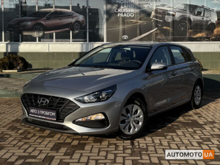 Сірий Хендай i30, об'ємом двигуна 1.5 л та пробігом 76 тис. км за 17062 $, фото 1 на Automoto.ua