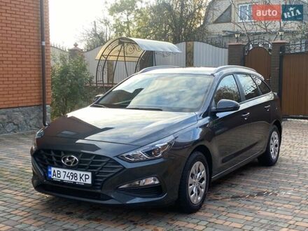 Серый Хендай i30, объемом двигателя 1.5 л и пробегом 3 тыс. км за 19999 $, фото 1 на Automoto.ua