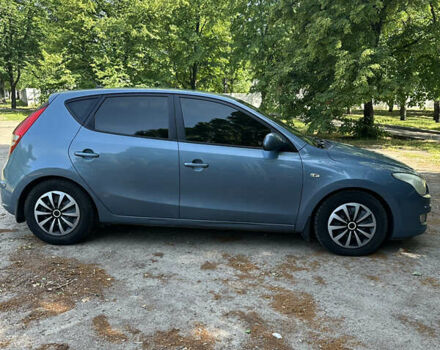 Синий Хендай i30, объемом двигателя 1.58 л и пробегом 279 тыс. км за 5500 $, фото 3 на Automoto.ua