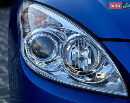 Синий Хендай i30, объемом двигателя 1.6 л и пробегом 192 тыс. км за 7800 $, фото 6 на Automoto.ua
