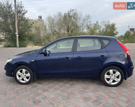 Синий Хендай i30, объемом двигателя 1.4 л и пробегом 260 тыс. км за 4450 $, фото 3 на Automoto.ua