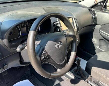 Синий Хендай i30, объемом двигателя 1.4 л и пробегом 265 тыс. км за 5350 $, фото 21 на Automoto.ua