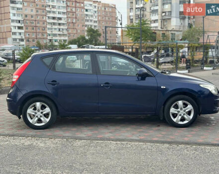 Синий Хендай i30, объемом двигателя 1.4 л и пробегом 260 тыс. км за 4450 $, фото 2 на Automoto.ua