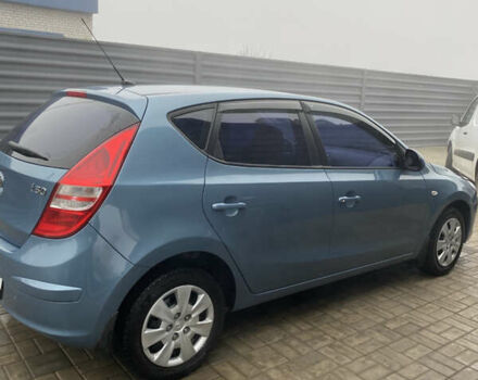 Синий Хендай i30, объемом двигателя 1.4 л и пробегом 194 тыс. км за 5500 $, фото 4 на Automoto.ua
