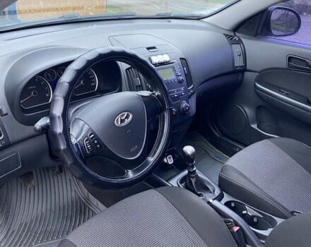 Синий Хендай i30, объемом двигателя 1.4 л и пробегом 194 тыс. км за 5500 $, фото 9 на Automoto.ua