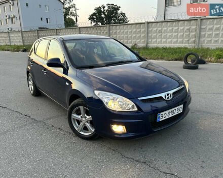 Синий Хендай i30, объемом двигателя 2 л и пробегом 222 тыс. км за 6750 $, фото 2 на Automoto.ua