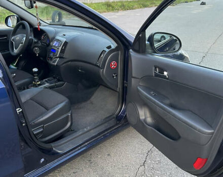 Синий Хендай i30, объемом двигателя 2 л и пробегом 222 тыс. км за 6750 $, фото 9 на Automoto.ua