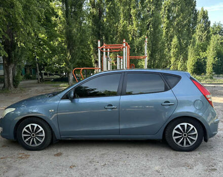 Синий Хендай i30, объемом двигателя 1.58 л и пробегом 279 тыс. км за 5500 $, фото 9 на Automoto.ua