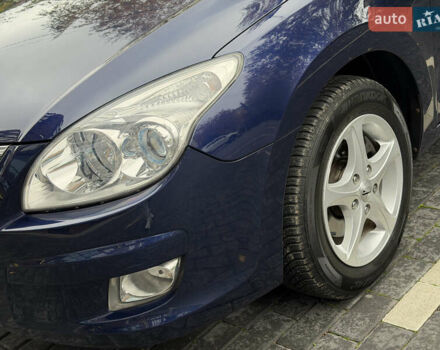 Синий Хендай i30, объемом двигателя 1.4 л и пробегом 191 тыс. км за 6200 $, фото 61 на Automoto.ua