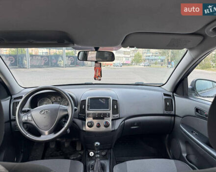 Синий Хендай i30, объемом двигателя 1.4 л и пробегом 260 тыс. км за 4450 $, фото 12 на Automoto.ua