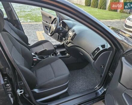 Синий Хендай i30, объемом двигателя 1.4 л и пробегом 184 тыс. км за 5500 $, фото 14 на Automoto.ua