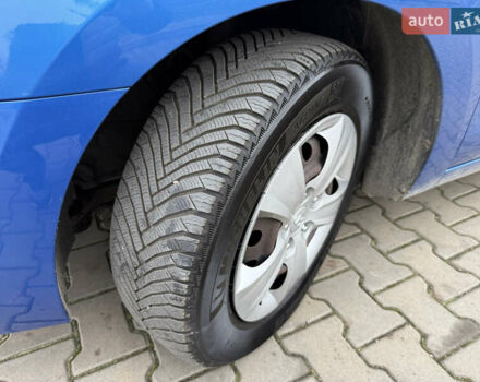 Синий Хендай i30, объемом двигателя 1.4 л и пробегом 235 тыс. км за 6350 $, фото 24 на Automoto.ua