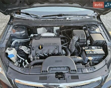 Синий Хендай i30, объемом двигателя 1.4 л и пробегом 184 тыс. км за 5500 $, фото 18 на Automoto.ua