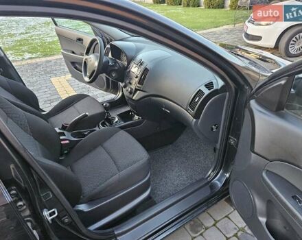 Синий Хендай i30, объемом двигателя 1.4 л и пробегом 184 тыс. км за 5500 $, фото 13 на Automoto.ua