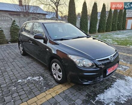 Синий Хендай i30, объемом двигателя 1.4 л и пробегом 184 тыс. км за 5500 $, фото 6 на Automoto.ua