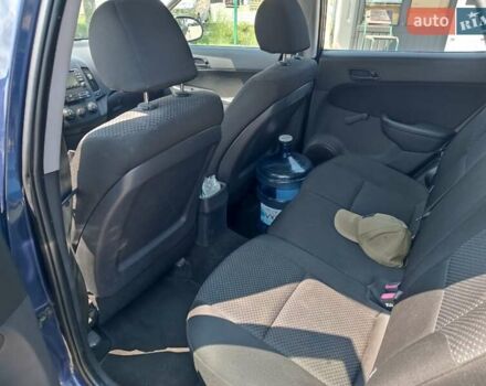 Синій Хендай i30, об'ємом двигуна 1.6 л та пробігом 225 тис. км за 5800 $, фото 2 на Automoto.ua