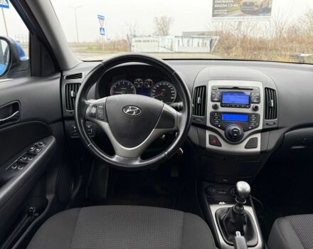 Синий Хендай i30, объемом двигателя 1.4 л и пробегом 235 тыс. км за 6153 $, фото 7 на Automoto.ua
