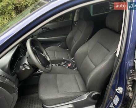 Синий Хендай i30, объемом двигателя 1.4 л и пробегом 155 тыс. км за 6700 $, фото 10 на Automoto.ua