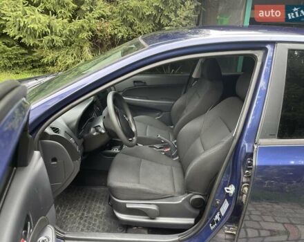 Синий Хендай i30, объемом двигателя 1.4 л и пробегом 155 тыс. км за 6700 $, фото 13 на Automoto.ua