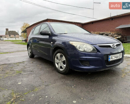 Синий Хендай i30, объемом двигателя 1.4 л и пробегом 251 тыс. км за 4100 $, фото 2 на Automoto.ua