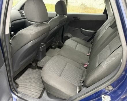 Синий Хендай i30, объемом двигателя 1.4 л и пробегом 251 тыс. км за 4100 $, фото 7 на Automoto.ua