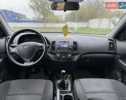 Синий Хендай i30, объемом двигателя 1.4 л и пробегом 251 тыс. км за 4100 $, фото 13 на Automoto.ua