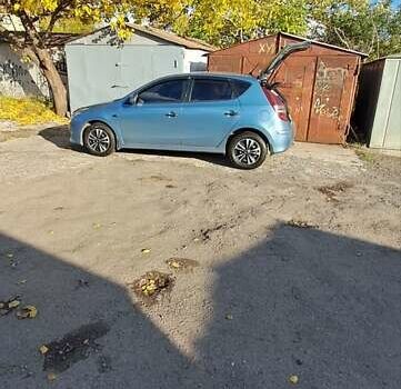 Синий Хендай i30, объемом двигателя 1.59 л и пробегом 139 тыс. км за 7200 $, фото 2 на Automoto.ua