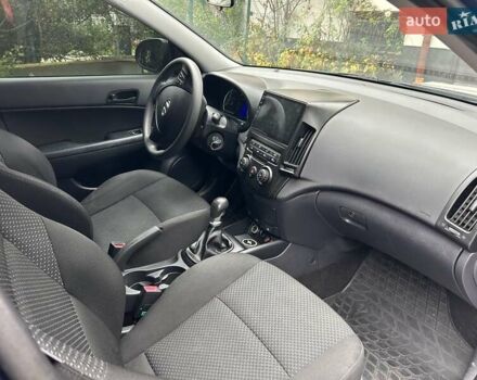Синий Хендай i30, объемом двигателя 1.4 л и пробегом 155 тыс. км за 6700 $, фото 25 на Automoto.ua