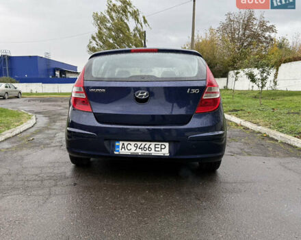 Синий Хендай i30, объемом двигателя 1.4 л и пробегом 251 тыс. км за 4100 $, фото 4 на Automoto.ua