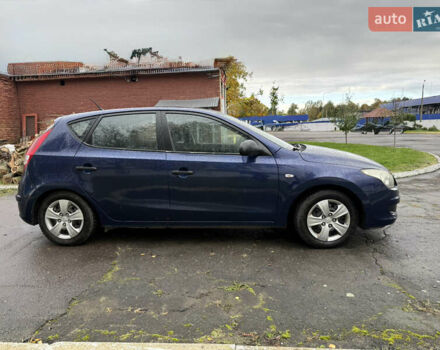 Синий Хендай i30, объемом двигателя 1.4 л и пробегом 251 тыс. км за 4100 $, фото 3 на Automoto.ua