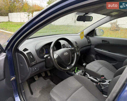 Синий Хендай i30, объемом двигателя 1.4 л и пробегом 251 тыс. км за 4100 $, фото 9 на Automoto.ua