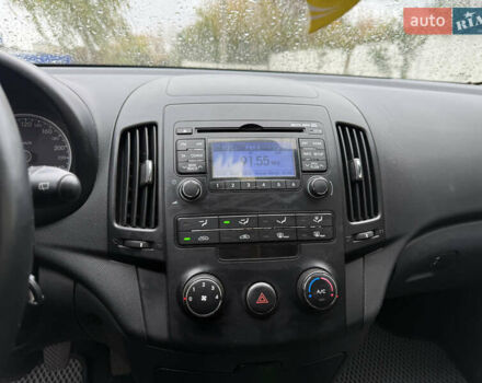 Синий Хендай i30, объемом двигателя 1.4 л и пробегом 251 тыс. км за 4100 $, фото 11 на Automoto.ua