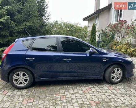Синий Хендай i30, объемом двигателя 1.4 л и пробегом 155 тыс. км за 6700 $, фото 3 на Automoto.ua