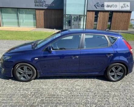 Синий Хендай i30, объемом двигателя 1.6 л и пробегом 248 тыс. км за 7500 $, фото 2 на Automoto.ua