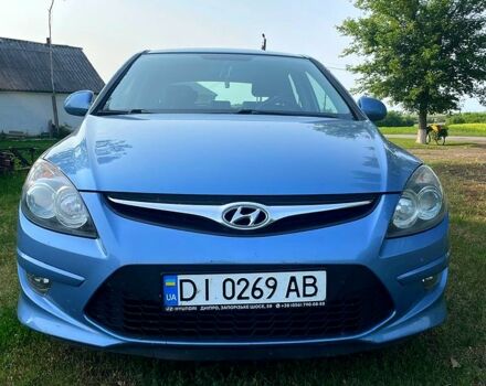 Синий Хендай i30, объемом двигателя 1.6 л и пробегом 157 тыс. км за 7500 $, фото 3 на Automoto.ua