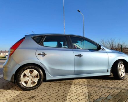 Синий Хендай i30, объемом двигателя 1.6 л и пробегом 286 тыс. км за 5500 $, фото 5 на Automoto.ua
