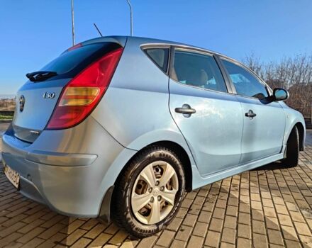 Синий Хендай i30, объемом двигателя 1.6 л и пробегом 286 тыс. км за 5500 $, фото 4 на Automoto.ua